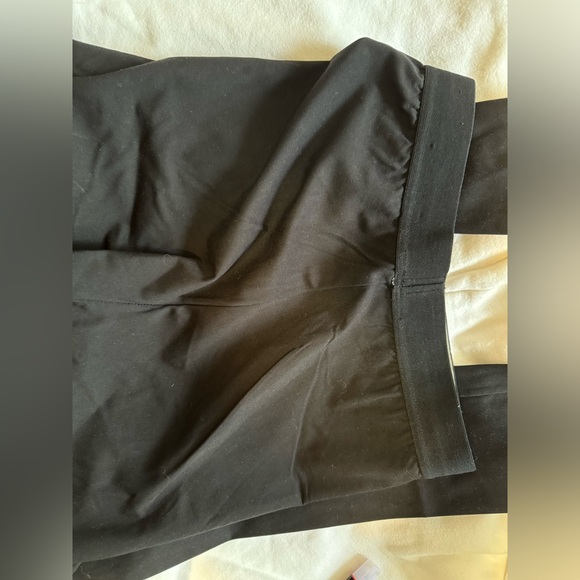 Essentials leggings, size small - Picture 7 of 8